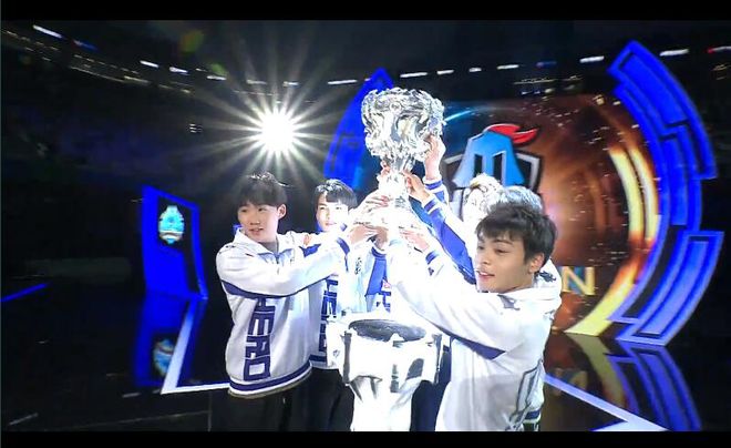 武磊展示了 武磊展示了