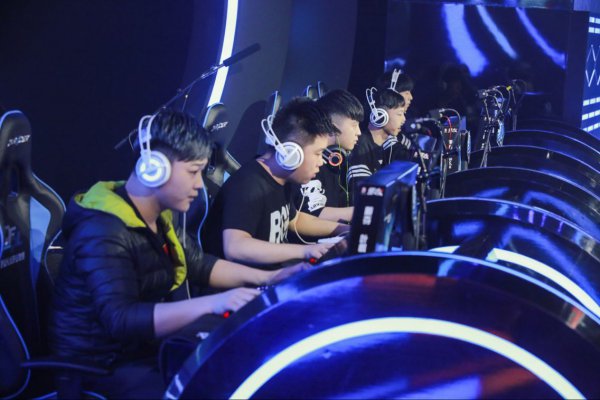 抗与逼抢节 抗与逼抢节